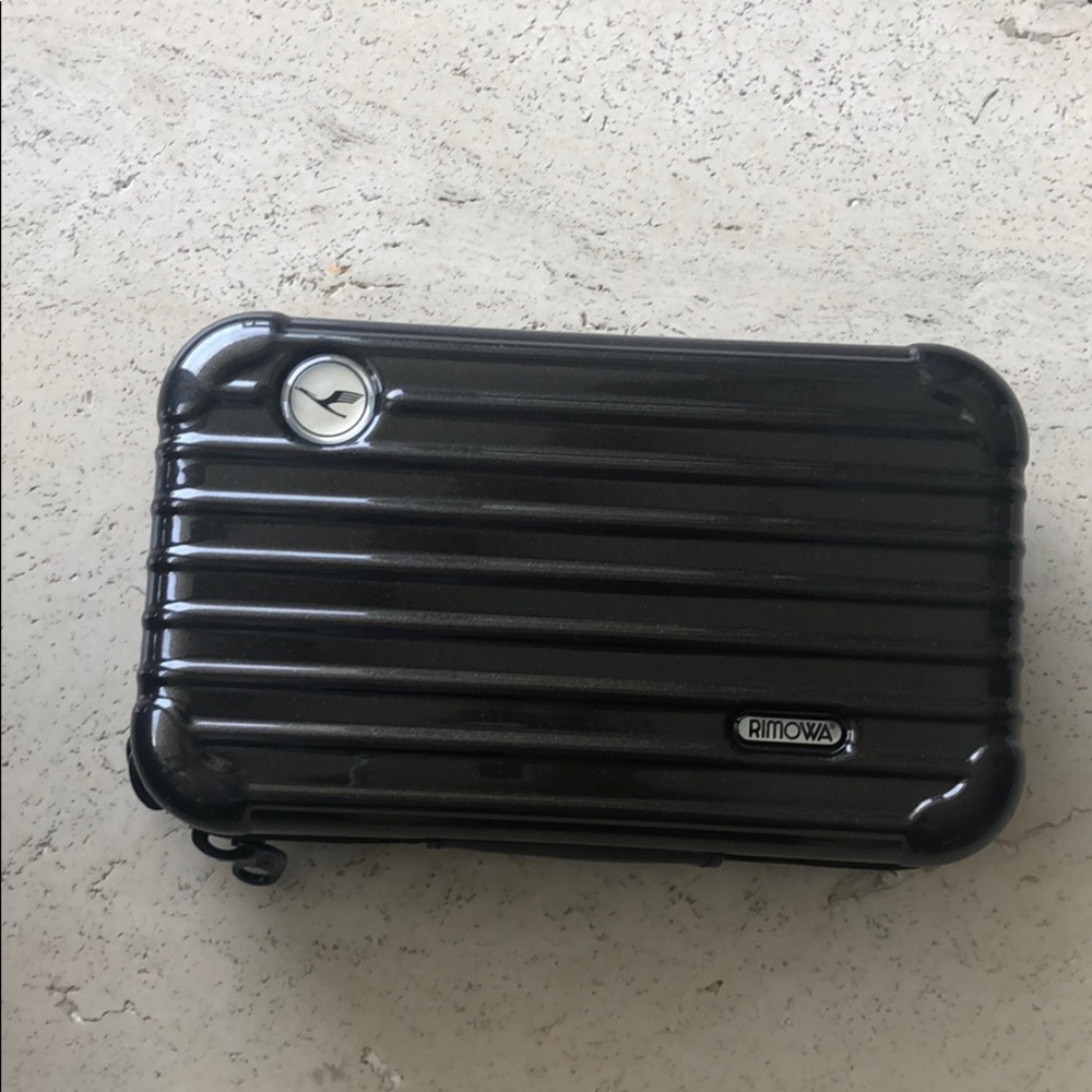 Rimowa  travel kit ..